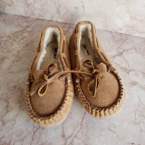 Minnetonka youth moccasin sleepers tan suede 3